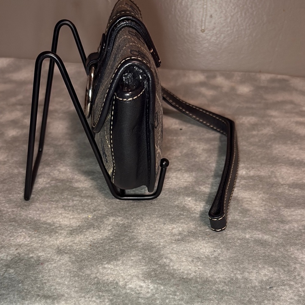 Dooney & Bourke Black Grey DB Monogram Flap Wristlet Silver Ring Clasp Vintage - Picture 4 of 9